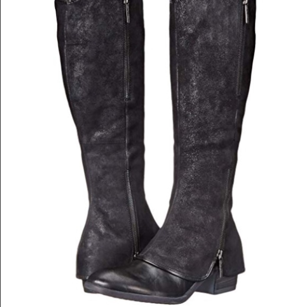 Donald Pliner Devi4 boots NIB